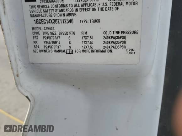 2006 Chevrolet Silverado 1500 Work Truck z VIN 1GCEC14X36Z112340, wystawiony jako Copart lot #85017344 z przebiegiem 246 320 mil mil oraz Szkoda całkowita • Salvage title. Historia ofert i sprzedaży dostępna na DreamBid. Obrazek 12.