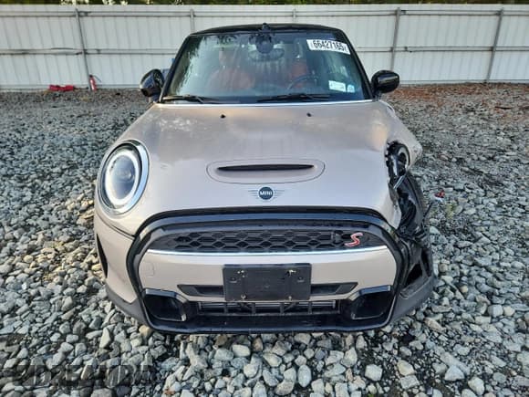 ✅ 2024 MINI Convertible Cooper S • VIN: WMW43DL08R3S21415 • Lot: 66427165. Wystawiony na Copart z przebiegiem 6 155 mil. Bezpłatny archiwum sprzedaży aukcyjnych z USA i szczegółowy raport historii pojazdu na DreamBid. Zdjęcie 5.
