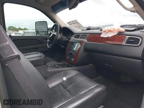 ✅ 2011 Chevrolet Silverado 2500HD LTZ • VIN: 1GC1KYC82BF178510 • Лот: 42248731. Опубликован ранее на IAAI с пробегом 292 024 миль. Бесплатный доступ к архиву аукционных продаж из США и подробный отчёт об истории автомобиля на DreamBid. Изображение 5.