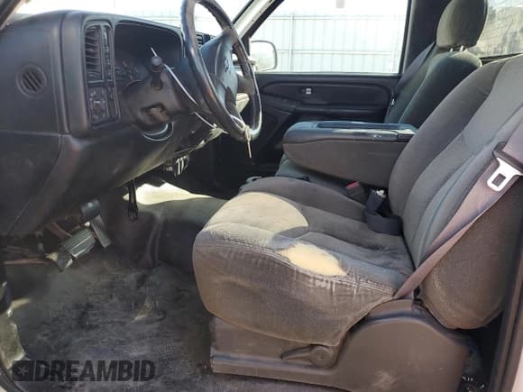 ✅ 2004 Chevrolet Silverado 2500HD • VIN: 1GCHK24G34E266055 • Lot: 85174685. Wystawiony na Copart z przebiegiem 82 833 mil. Bezpłatny archiwum sprzedaży aukcyjnych z USA i szczegółowy raport historii pojazdu na DreamBid. Zdjęcie 7.