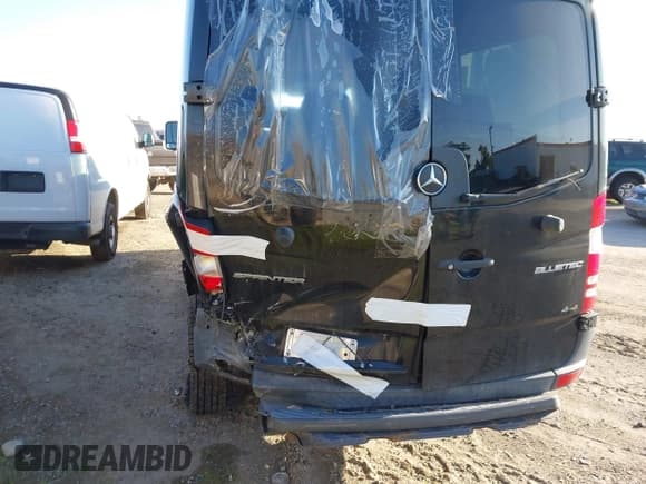 ✅ 2016 Mercedes-Benz Sprinter • VIN: WDZFE7CD2GP216260 • Лот: 41844807. Опубликован ранее на IAAI с пробегом 111 515 миль. Бесплатный доступ к архиву аукционных продаж из США и подробный отчёт об истории автомобиля на DreamBid. Изображение 6.