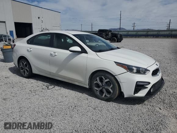 ✅ 2021 Kia Forte LXS • VIN: 3KPF24AD5ME272649 • Lot: 52652425. Wystawiony na Copart z przebiegiem 22 360 mil. Bezpłatny archiwum sprzedaży aukcyjnych z USA i szczegółowy raport historii pojazdu na DreamBid. Zdjęcie 4.