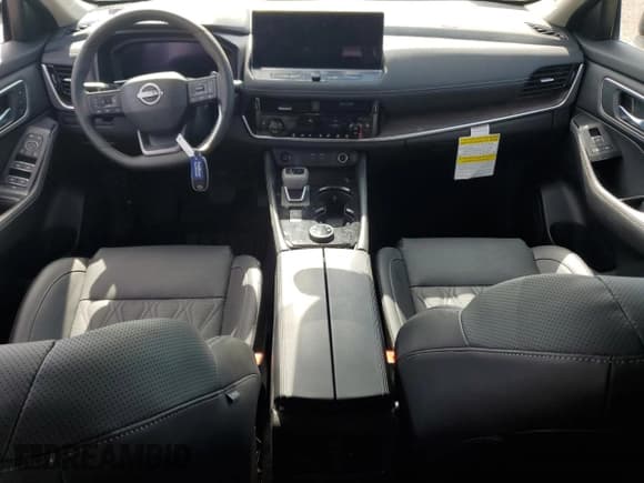 ✅ 2025 Nissan Rogue Platinum • VIN: JN8BT3DD6SW472349 • Lot: 68799345. Listed on Copart with 2,563 mi. Free auction sales archive from the USA and detailed vehicle history report at DreamBid. Image 8.