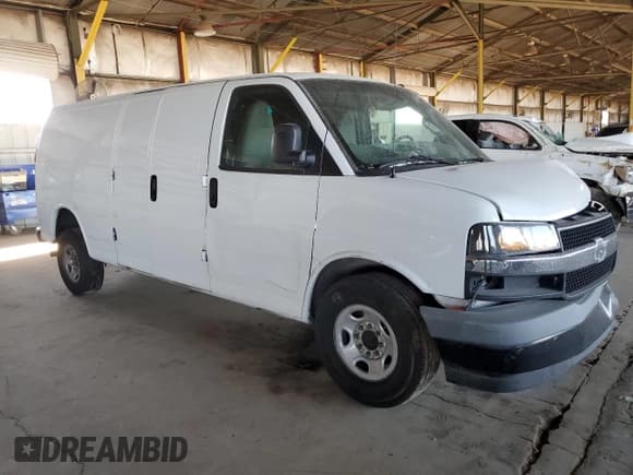 ✅ 2017 Chevrolet Express Cargo • VIN: 1GCWGBFF7H1110935 • Lot: 65922245. Listed on Copart with 152,570 mi. Free auction sales archive from the USA and detailed vehicle history report at DreamBid. Image 4.