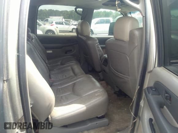 ✅ 2003 Chevrolet Suburban Z71 • VIN: 3GNFK16T33G158089 • Лот: 42360001. Опубликован ранее на IAAI с пробегом Не указан. Бесплатный доступ к архиву аукционных продаж из США и подробный отчёт об истории автомобиля на DreamBid. Изображение 8.