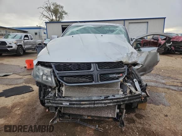 ✅ 2017 Dodge Journey Crossroad Plus • VIN: 3C4PDCGB4HT676901 • Lot: 89849485. Listed on Copart with 141,239 mi. Free auction sales archive from the USA and detailed vehicle history report at DreamBid. Image 5.
