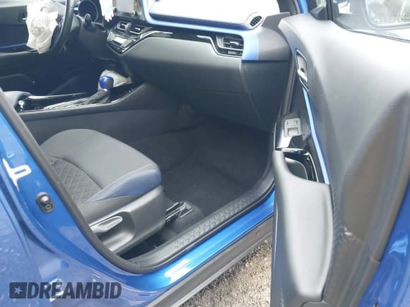 ✅ 2022 Toyota C-HR XLE • VIN: NMTKHMBX7NR141735 • Лот: 43545668. Опубликован ранее на IAAI с пробегом 50 873 миль. Бесплатный доступ к архиву аукционных продаж из США и подробный отчёт об истории автомобиля на DreamBid. Изображение 5.