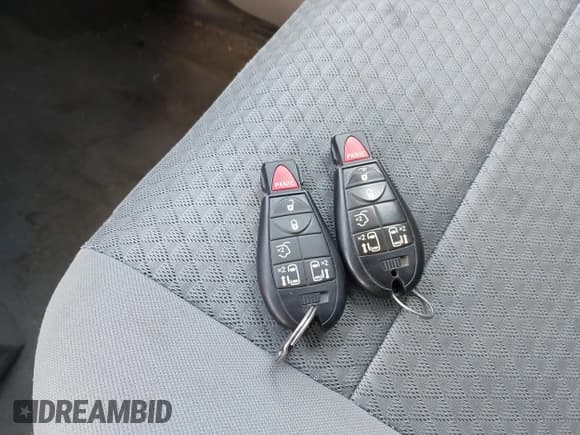 ✅ 2010 Chrysler Town & Country LX • VIN: 2A4RR4DEXAR173827 • Lot: 43763678. Wystawiony na IAAI z przebiegiem 200 020 mil. Bezpłatny archiwum sprzedaży aukcyjnych z USA i szczegółowy raport historii pojazdu na DreamBid. Zdjęcie 11.