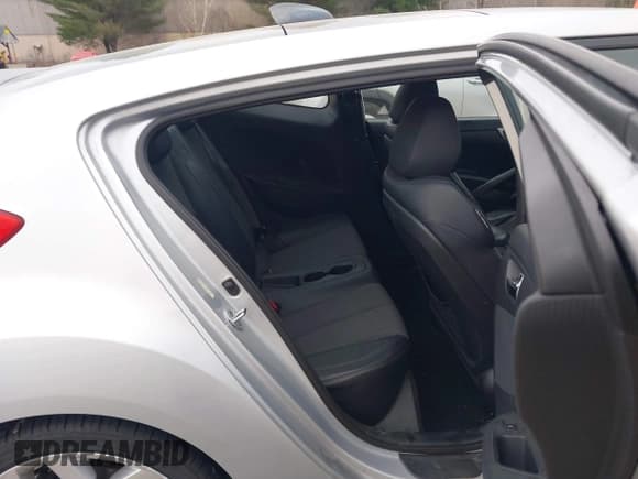 ✅ 2012 Hyundai Veloster w/Gray Int • VIN: KMHTC6AD6CU081281 • Лот: 43797427. Опубликован ранее на IAAI с пробегом 184 987 миль. Бесплатный доступ к архиву аукционных продаж из США и подробный отчёт об истории автомобиля на DreamBid. Изображение 8.