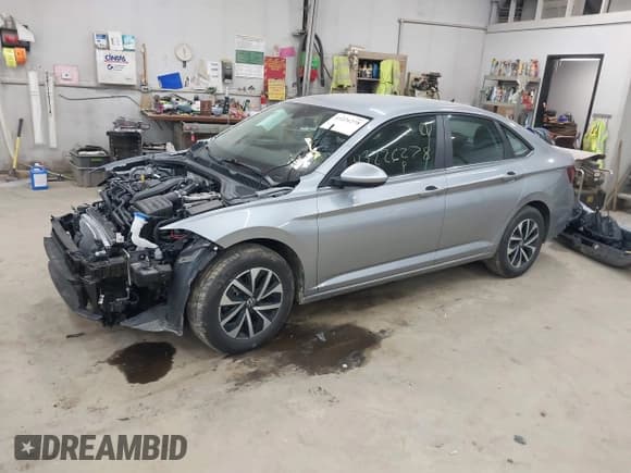 ✅ 2025 Volkswagen Jetta S • VIN: 3VW5X7BU2SM066007 • Lot: 43226278. Listed on IAAI with 10,478 mi. Free auction sales archive from the USA and detailed vehicle history report at DreamBid. Image 2.