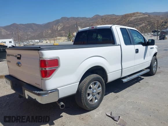 ✅ 2014 Ford F-150 XL • VIN: 1FTFX1CF8EKG32929 • Lot: 43001025. Wystawiony na IAAI z przebiegiem 132 112 mil. Bezpłatny archiwum sprzedaży aukcyjnych z USA i szczegółowy raport historii pojazdu na DreamBid. Zdjęcie 4.