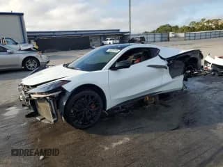 ✅ 2022 Chevrolet Corvette 2LT • VIN: 1G1YB2D47N5101352 • Lot: 86526105. Wystawiony na Copart z przebiegiem 28 442 mil. Bezpłatny archiwum sprzedaży aukcyjnych z USA i szczegółowy raport historii pojazdu na DreamBid. Zdjęcie 1.