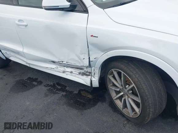 ✅ 2017 Audi Q3 Prestige • VIN: WA1GCCFS9HR001987 • Lot: 42245635. Listed on IAAI with 79,172 mi. Free auction sales archive from the USA and detailed vehicle history report at DreamBid. Image 6.