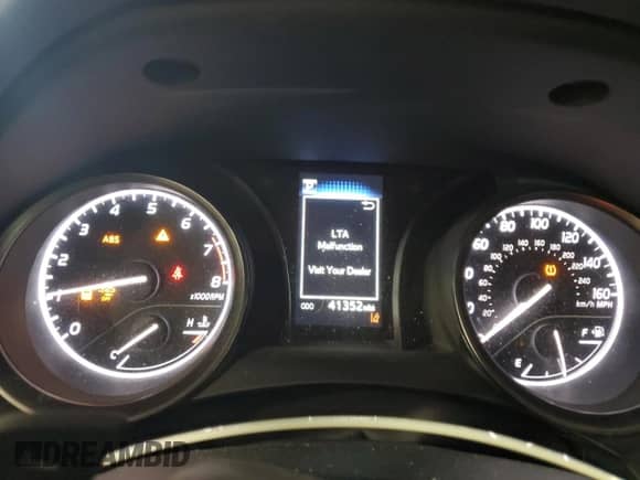 2023 Toyota Camry SE с VIN 4T1G11AK6PU770235, выставлен на аукционе Copart как лот 71582115 с пробегом 41 352 миль миль и Чистый • Clean title. История ставок и продаж доступна на DreamBid. Изображение 9.