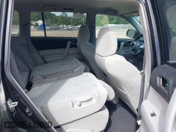 ✅ 2011 Toyota Highlander • VIN: 5TDBK3EH3BS067226 • Lot: 43006529. Wystawiony na IAAI z przebiegiem 147 812 mil. Bezpłatny archiwum sprzedaży aukcyjnych z USA i szczegółowy raport historii pojazdu na DreamBid. Zdjęcie 8.