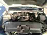 2004 Chevrolet Silverado 1500 Work Truck z VIN 1GCEC14X94Z312331, wystawiony jako IAAI lot #32433839 z przebiegiem 262 306 mil mil oraz . Historia ofert i sprzedaży dostępna na DreamBid. Obrazek 10.