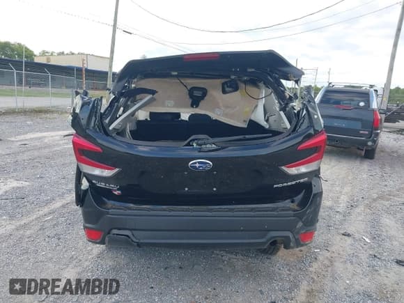 ✅ 2021 Subaru Forester Premium • VIN: JF2SKAJC9MH569973 • Lot: 42895407. Listed on IAAI with 45,769 mi. Free auction sales archive from the USA and detailed vehicle history report at DreamBid. Image 16.