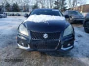 ✅ 2011 Suzuki Kizashi SLS Sport • VIN: JS2RF9A83B6110240 • Lot: 85081714. Wystawiony na Copart z przebiegiem 166 577 mil. Bezpłatny archiwum sprzedaży aukcyjnych z USA i szczegółowy raport historii pojazdu na DreamBid. Zdjęcie 5.