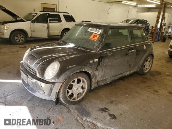 ✅ 2004 MINI Hardtop S • VIN: WMWRE33424TD80732 • Lot: 43086035. Listed on Copart with 160,928 mi. Free auction sales archive from the USA and detailed vehicle history report at DreamBid. Image 1.