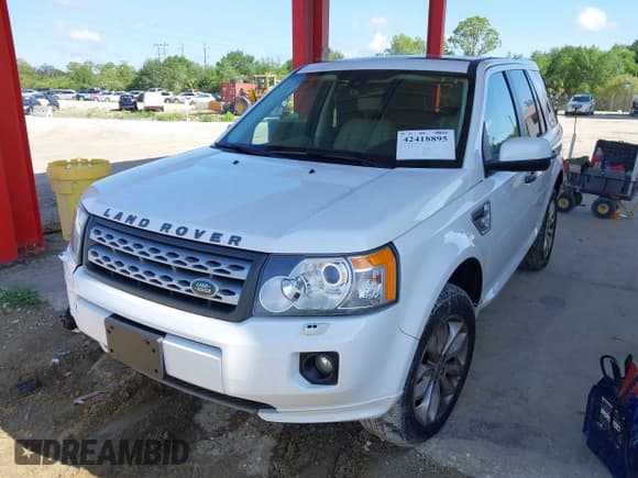 ✅ 2011 Land Rover LR2 HSE • VIN: SALFR2BN5BH268155 • Lot: 42418895. Listed on IAAI with 91,566 mi. Free auction sales archive from the USA and detailed vehicle history report at DreamBid. Image 2.