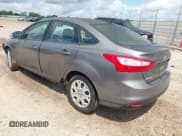 ✅ 2012 Ford Focus SE • VIN: 1FAHP3F21CL199240 • Lot: 42409719. Wystawiony na IAAI z przebiegiem 137 684 mil. Bezpłatny archiwum sprzedaży aukcyjnych z USA i szczegółowy raport historii pojazdu na DreamBid. Zdjęcie 3.