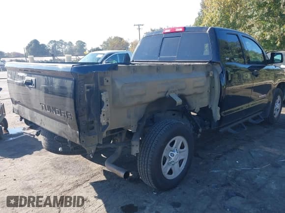 ✅ 2017 Toyota Tundra SR • VIN: 5TFRM5F14HX117446 • Lot: 43453675. Listed on IAAI with 106,473 mi. Free auction sales archive from the USA and detailed vehicle history report at DreamBid. Image 6.