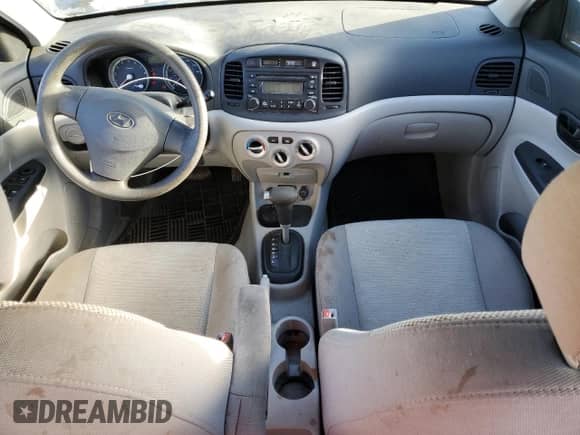 2008 Hyundai Accent GLS z VIN KMHCN46C58U175979, wystawiony jako Copart lot #76786744 z przebiegiem 124 564 mil mil oraz Czysty tytuł • Clean title. Historia ofert i sprzedaży dostępna na DreamBid. Obrazek 8.