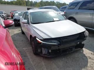 ✅ 2024 Hyundai Elantra SEL • VIN: KMHLS4DG5RU759945 • Lot: 43138961. Listed on IAAI with 39,139 mi. Free auction sales archive from the USA and detailed vehicle history report at DreamBid. Image 1.