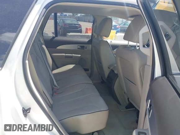 ✅ 2011 Lincoln MKX • VIN: 2LMDJ6JK7BBJ19053 • Lot: 42561653. Listed on IAAI with 129,698 mi. Free auction sales archive from the USA and detailed vehicle history report at DreamBid. Image 8.
