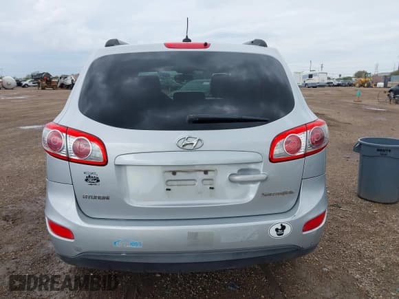 ✅ 2010 Hyundai Santa Fe GLS • VIN: 5NMSG3AB3AH384296 • Лот: 43223357. Опубликован ранее на IAAI с пробегом 160 962 миль. Бесплатный доступ к архиву аукционных продаж из США и подробный отчёт об истории автомобиля на DreamBid. Изображение 17.