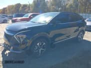 ✅ 2025 Kia Sportage EX • VIN: 5XYK33DF1SG263336 • Lot: 43602040. Wystawiony na IAAI z przebiegiem 17 360 mil. Bezpłatny archiwum sprzedaży aukcyjnych z USA i szczegółowy raport historii pojazdu na DreamBid. Zdjęcie 2.