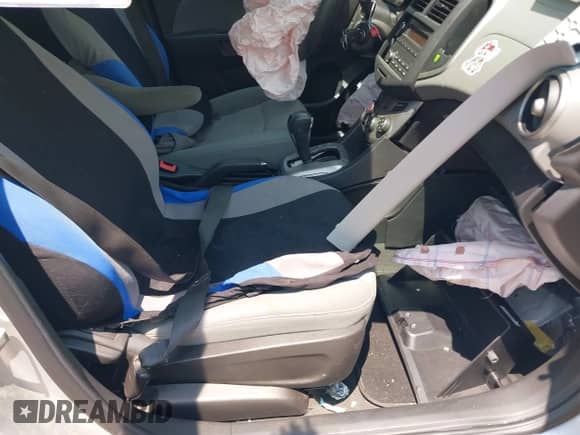 2015 Chevrolet Sonic LS z VIN 1G1JA5SH3F4146565, wystawiony jako IAAI lot #42924341 z przebiegiem 114 320 mil mil oraz . Historia ofert i sprzedaży dostępna na DreamBid. Obrazek 5.