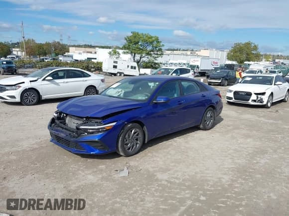 ✅ 2024 Hyundai Elantra SEL • VIN: KMHLM4DG6RU689091 • Lot: 43448185. Listed on IAAI with 33,460 mi. Free auction sales archive from the USA and detailed vehicle history report at DreamBid. Image 18.