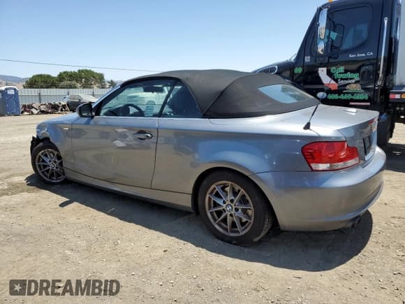 ✅ 2011 BMW 1 Series 128i • VIN: WBAUN1C50BVH82726 • Lot: 62719115. Wystawiony na Copart z przebiegiem 68 579 mil. Bezpłatny archiwum sprzedaży aukcyjnych z USA i szczegółowy raport historii pojazdu na DreamBid. Zdjęcie 2.