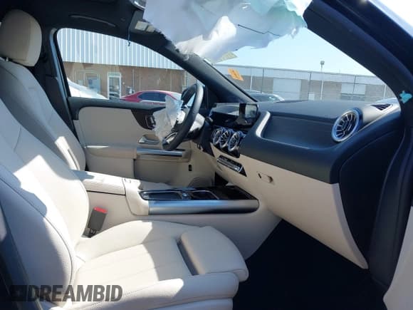 ✅ 2025 Mercedes-Benz GLA 250 • VIN: W1N4N4GB1SJ680174 • Lot: 42338044. Listed on IAAI with 1,578 mi. Free auction sales archive from the USA and detailed vehicle history report at DreamBid. Image 5.