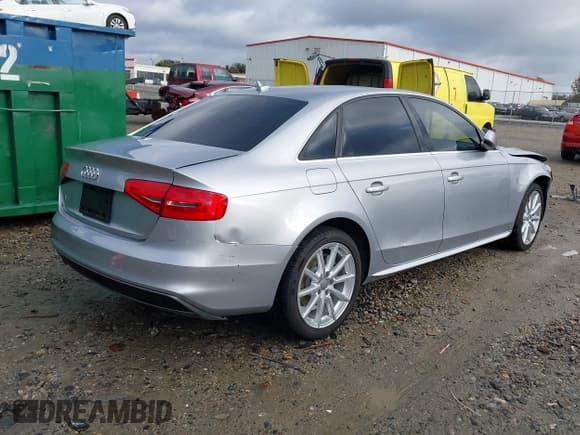 ✅ 2016 Audi A4 Premium • VIN: WAUAFAFL5GN005912 • Lot: 43564466. Wystawiony na IAAI z przebiegiem 96 569 mil. Bezpłatny archiwum sprzedaży aukcyjnych z USA i szczegółowy raport historii pojazdu na DreamBid. Zdjęcie 4.