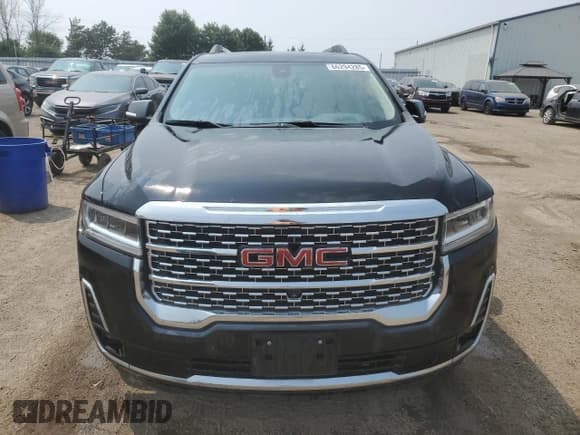 ✅ 2023 GMC Acadia Denali • VIN: 1GKKNXLS3PZ185042 • Lot: 66294285. Wystawiony na Copart z przebiegiem 56 212 mil. Bezpłatny archiwum sprzedaży aukcyjnych z USA i szczegółowy raport historii pojazdu na DreamBid. Zdjęcie 5.