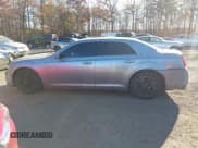 ✅ 2015 Chrysler 300 Limited • VIN: 2C3CCAAG9FH830698 • Лот: 43632625. Опубликован ранее на IAAI с пробегом 267 992 миль. Бесплатный доступ к архиву аукционных продаж из США и подробный отчёт об истории автомобиля на DreamBid. Изображение 14.