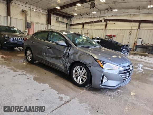 ✅ 2020 Hyundai Elantra SEL • VIN: 5NPD84LF2LH519608 • Lot: 87464295. Wystawiony na Copart z przebiegiem 71 065 mil mil. Skorzystaj z bezpłatnego archiwum sprzedaży aukcyjnych z USA i zobacz szczegółowy raport historii pojazdu na DreamBid. Zdjęcie 4.