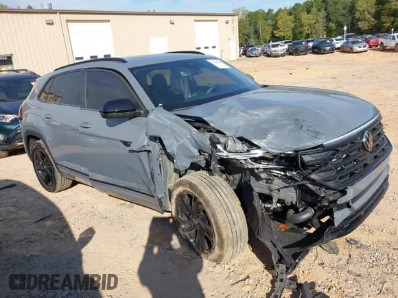 ✅ 2025 Volkswagen Atlas 2.0T SEL R-Line Black • VIN: 1V2AE2CA9SC207251 • Лот: 43245410. Опубликован ранее на IAAI с пробегом 7 939 миль. Бесплатный доступ к архиву аукционных продаж из США и подробный отчёт об истории автомобиля на DreamBid. Изображение 1.