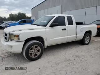 ✅ 2009 Dodge Dakota • VIN: 1D3HE32K69S747955 • Лот: 81483314. Опубликован ранее на Copart с пробегом 184 285 миль. Бесплатный доступ к архиву аукционных продаж из США и подробный отчёт об истории автомобиля на DreamBid. Изображение 1.