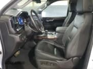 ✅ 2023 Chevrolet Silverado 1500 LT Trail Boss • VIN: 3GCUDFE84PG244960 • Lot: 60804385. Wystawiony na Copart z przebiegiem 37 776 mil. Bezpłatny archiwum sprzedaży aukcyjnych z USA i szczegółowy raport historii pojazdu na DreamBid. Zdjęcie 7.