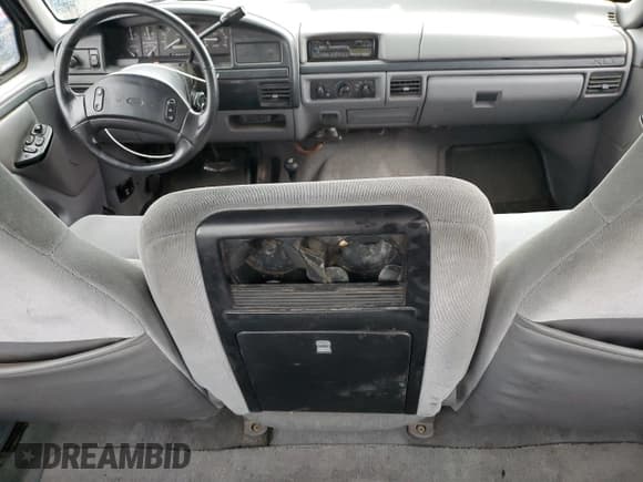 ✅ 1996 Ford F-250 • VIN: 1FTHX26H2TEA23214 • Lot: 56007115. Wystawiony na Copart z przebiegiem 187 372 mil. Bezpłatny archiwum sprzedaży aukcyjnych z USA i szczegółowy raport historii pojazdu na DreamBid. Zdjęcie 8.