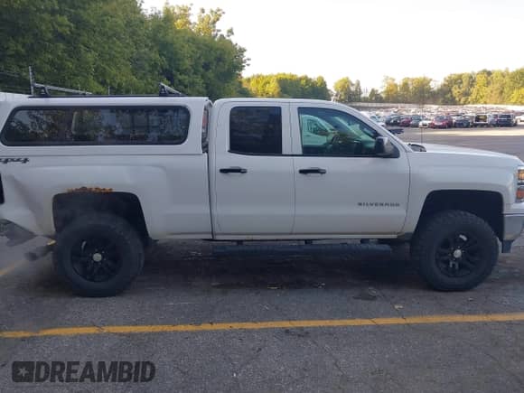 2014 Chevrolet Silverado 1500 LT с VIN 1GCVKREC8EZ356996, выставлен на аукционе IAAI как лот 43126281 с пробегом 121 117 миль миль и . История ставок и продаж доступна на DreamBid. Изображение 13.