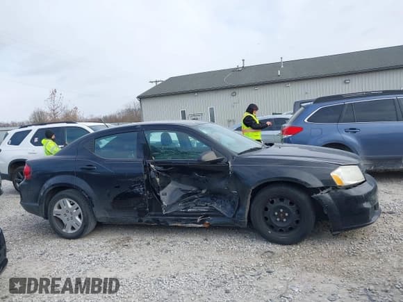 ✅ 2013 Dodge Avenger SE • VIN: 1C3CDZAB5DN540947 • Lot: 41025593. Wystawiony na IAAI z przebiegiem 103 832 mil. Bezpłatny archiwum sprzedaży aukcyjnych z USA i szczegółowy raport historii pojazdu na DreamBid. Zdjęcie 13.