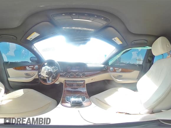 ✅ 2019 Mercedes-Benz E 300 • VIN: WDDZF4KBXKA586723 • Lot: 62183695. Listed on Copart with 73,187 mi. Free auction sales archive from the USA and detailed vehicle history report at DreamBid. Image 14.