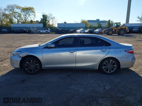 ✅ 2017 Toyota Camry SE • VIN: 4T1BF1FK2HU417383 • Лот: 43514292. Опубликован ранее на IAAI с пробегом 107 390 миль. Бесплатный доступ к архиву аукционных продаж из США и подробный отчёт об истории автомобиля на DreamBid. Изображение 13.