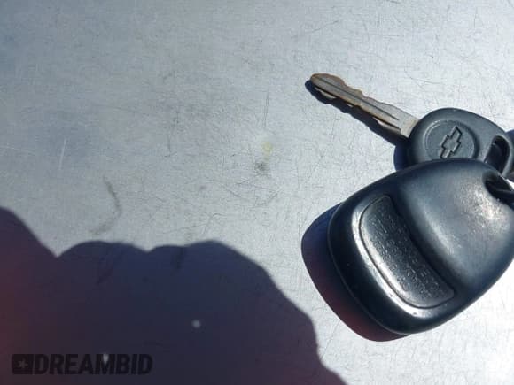 ✅ 2003 Chevrolet Silverado 2500HD LS • VIN: 1GCHC29U33E305284 • Lot: 42267140. Listed on IAAI with 176,494 mi. Free auction sales archive from the USA and detailed vehicle history report at DreamBid. Image 11.