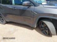 ✅ 2019 Jeep Compass Latitude • VIN: 3C4NJDBB3KT638113 • Lot: 42510167. Listed on IAAI with 69,034 mi. Free auction sales archive from the USA and detailed vehicle history report at DreamBid. Image 21.