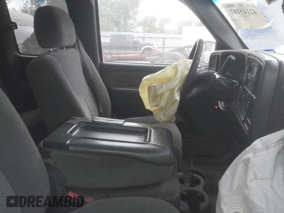 ✅ 2003 Chevrolet Silverado 2500HD LS • VIN: 1GCHC29113E249478 • Lot: 42145187. Listed on IAAI with 580,776 mi. Free auction sales archive from the USA and detailed vehicle history report at DreamBid. Image 5.